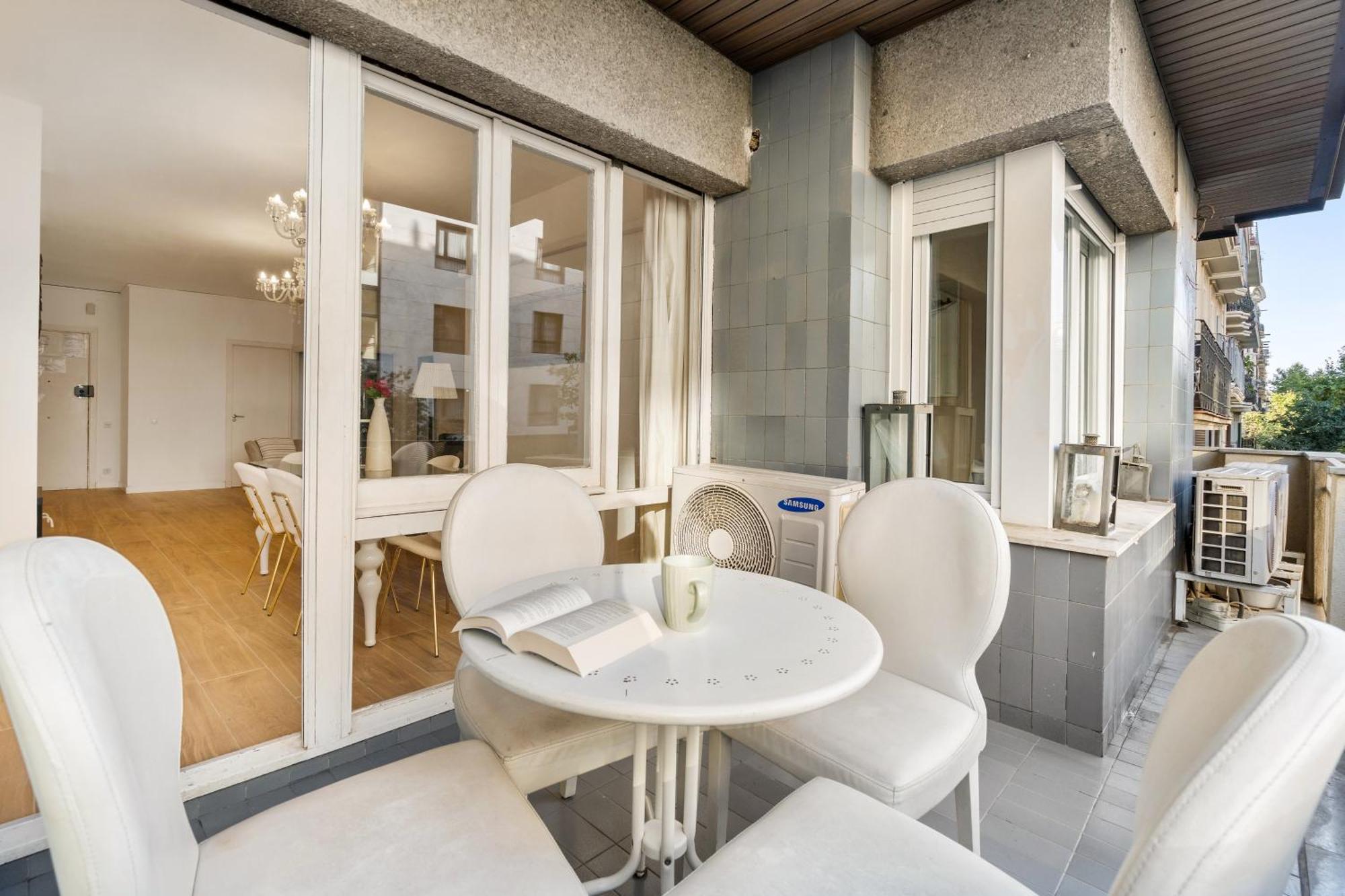 Fridays Flats Spacious 4Br Family Retreat برشلونة المظهر الخارجي الصورة